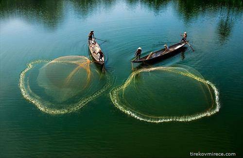 лов на риба со мрежа во Виетнам 